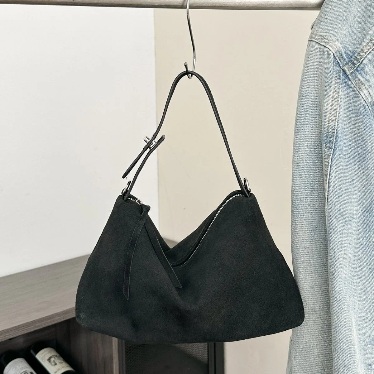 Bolsa crossbody coreana fashion, simples e de grande capacidade. Leve tudo o que você precisa com estilo e praticidade no dia a dia. — foto 1