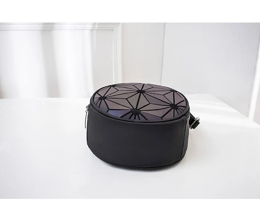 Title 4, Bolsa Crossbody Redonda Coreana com Design de L...