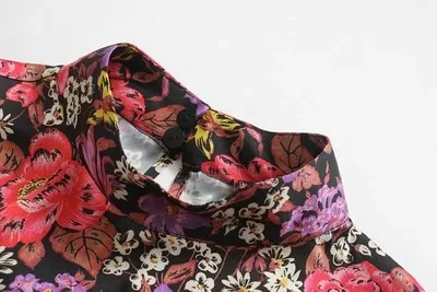 Women's floral print shirt, designed for style and comfort. Versatile for casual or dressy occasions. Soft, breathable f — photo 2