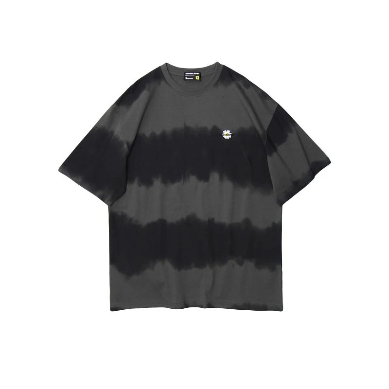 Tie-Dye-Gänseblümchen-Logo Kurzarmshirt für einen lässigen, bunten Look. Bequemes Sommer-Shirt mit einzigartigem Design. Perfekt für jeden Tag. — foto 1