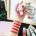 Lippenstift-proefset Ontdek een scala aan kleuren en texturen. Vind je perfecte tint en ervaar de kwaliteit voordat je een volledige lippenstift aanschaft voor iedere look — foto 2