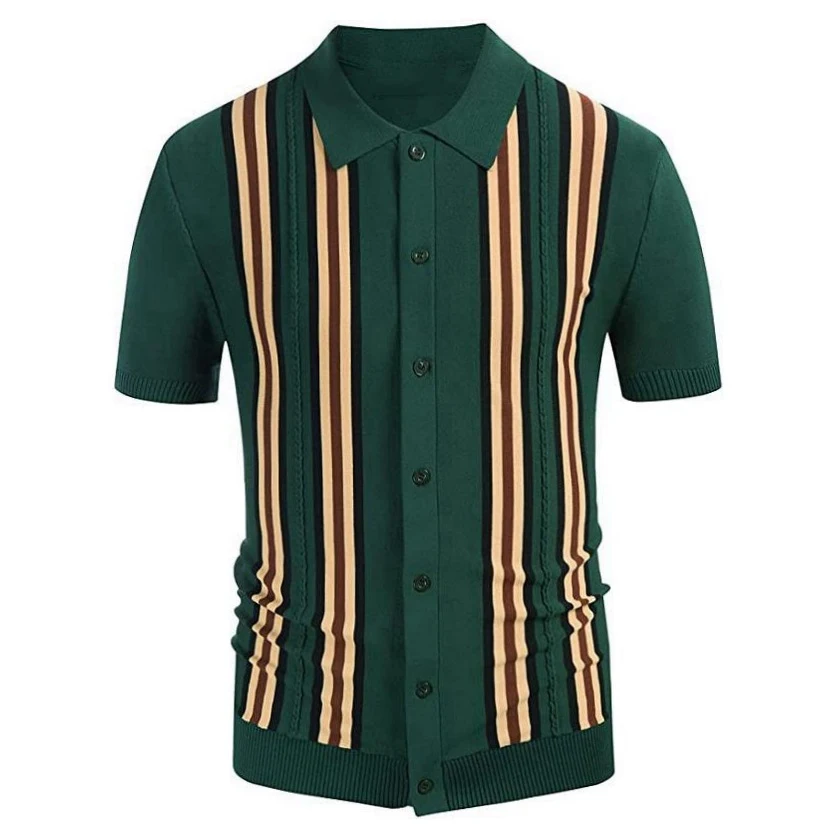 Camiseta de manga curta listrada verde de verão. Conforto e estilo para os dias quentes. Ideal para um visual casual e fresco em qualquer ocasião. — foto 4