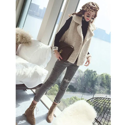 Title 4, Loose thick short waistcoat