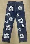 Jeans dritti, vestibilità slim e taglio ampio. Comfort e stile per tutti i giorni, ideali per un look casual e dinamico. — foto 24