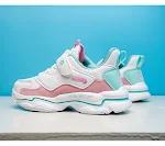 Rutschfeste Klett-Sneaker für sicheren Halt. Bequemes und einfaches An- und Ausziehen, perfekt für den Alltag und alle Aktivitäten. — foto 9