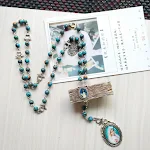Colar de contas de malaquita vintage fashion, um acessório elegante e atemporal. Perfeito para adicionar um toque de sofisticação natural ao seu look. — foto 1