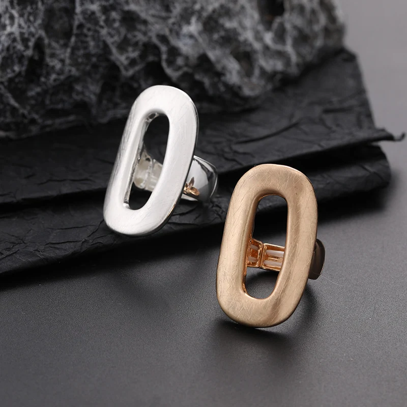 Anillo de mujer de alta moda — foto 5