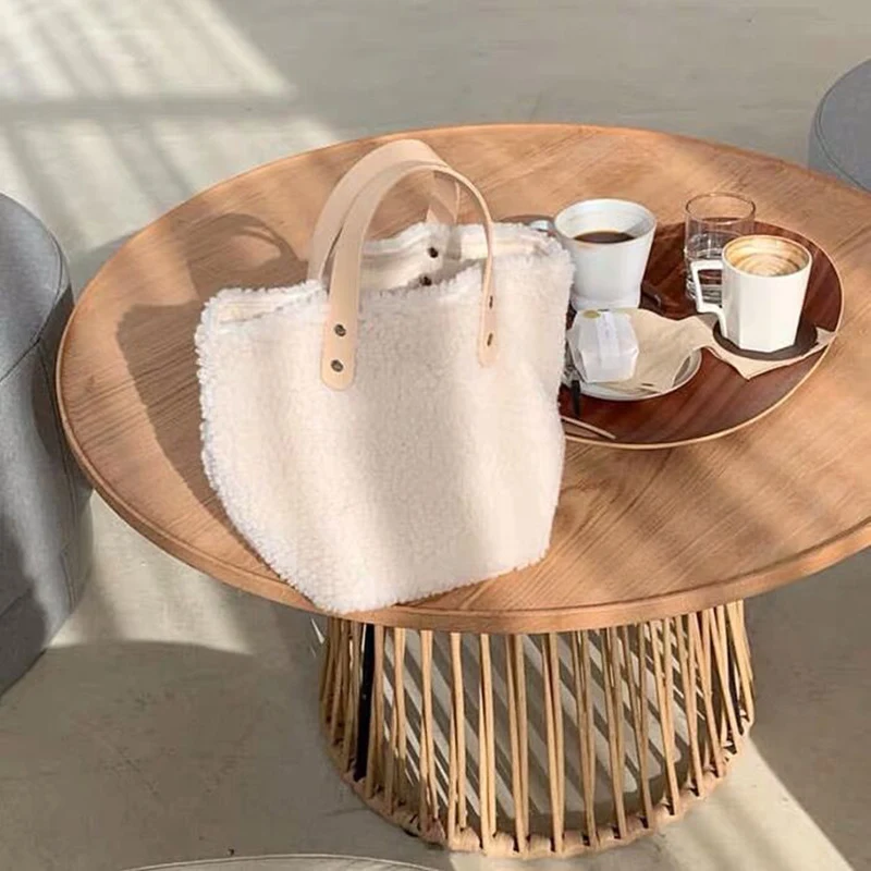 Title 5, Luxurious lamb wool shoulder bag for everyday u...