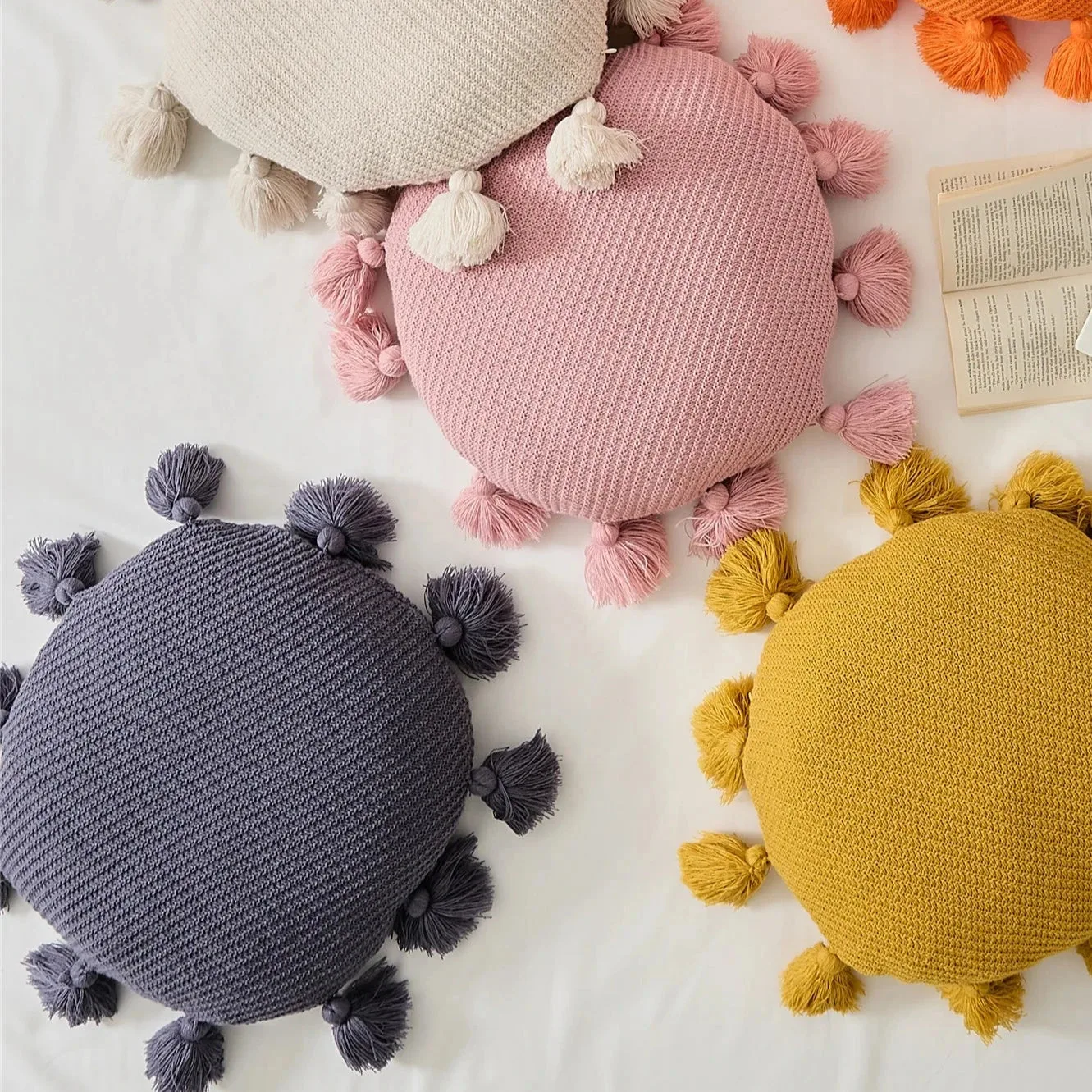 Almofada nórdica com tassel para cama, sofá e travesseiro. Decore sua casa com conforto e elegância, um toque especial. — foto 8