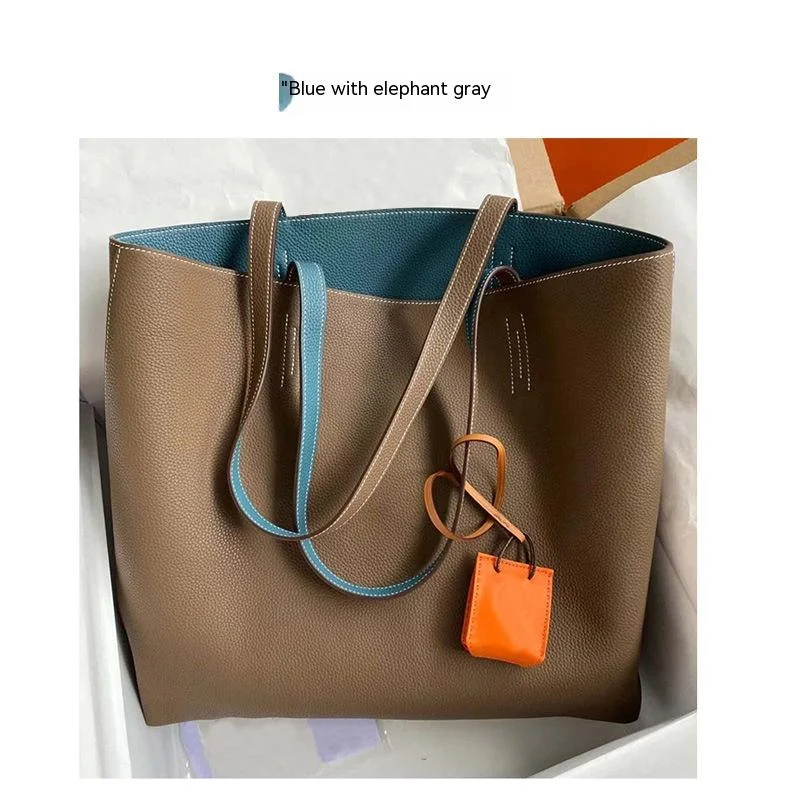 Bolso tote de cuero vacuno de doble cara y gran capacidad. Espacioso, elegante y versátil para llevar todo lo que necesitas con estilo y comodidad. — foto 5