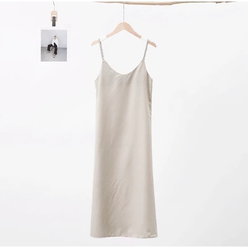 Abito due pezzi donna in cotone e lino, perfetto per l'estate. Set fresco e traspirante, ideale per un look comodo ed elegante, adatto a ogni occasione. — foto 23