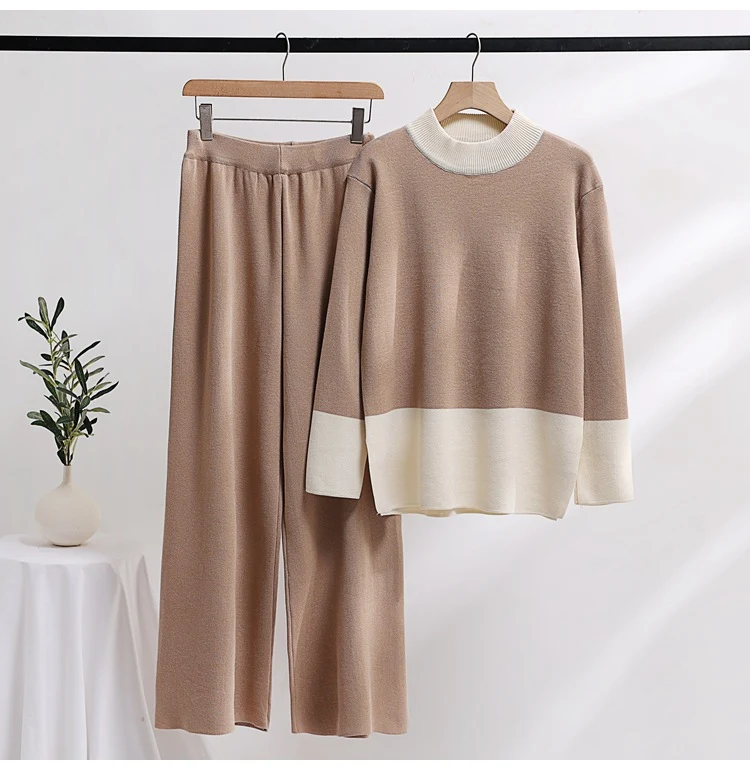 Conjunto de tricô com patchwork contrastante, top solto, calças de perna larga e efeito emagrecedor. Conforto e estilo para você! — foto 21