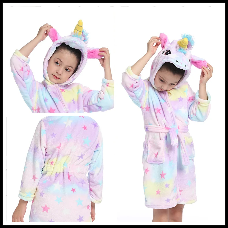 Kinder flanellen nachtjapon voor gezellige nachten. Zacht en warm voor een comfortabele nachtrust en ontspanning. — foto 3