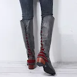 Botas femininas over-the-knee com zíper lateral, bico redondo e sola flat. Perfeitas para um visual elegante e confortável. — foto 1
