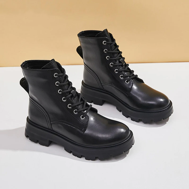 Botas curtas femininas estilo britânico Martin de couro com plataforma, confortáveis e estilosas. Perfeitas para diversas ocasiões. — foto 2