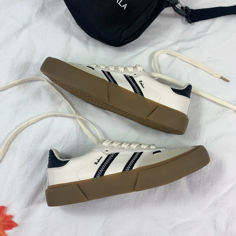 Title 7, Autumn New Leather Retro White Shoes Couple Style