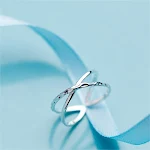 Anel de prata feminino simples de camada dupla com linha cruzada aberta, design moderno e fashion, ajuste perfeito e elegante. — foto 8