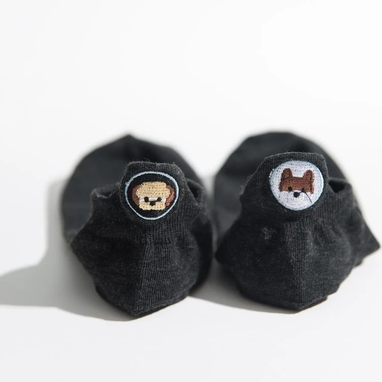 Invisible socks embroidered with dog heel design, offering discreet comfort. Ideal for all shoes, providing style and al — photo 7
