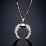 Goldplattierte Halskette für Damen mit rundem Anhänger und AAA Zirkonia. Schmuckstück mit funkelndem Design für einen eleganten Auftritt. — foto 3