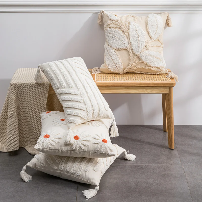 Fronha de almofada moderna nórdica de luxo com tufos e borlas, ideal para decoração. Adicione elegância e conforto ao seu sofá ou cama. — foto 10