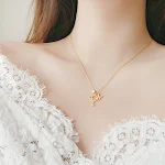 Colar Planeta Prateado com Estrela, Lua e Corrente de Clavícula com Diamante, perfeito para um toque de brilho. — foto 4