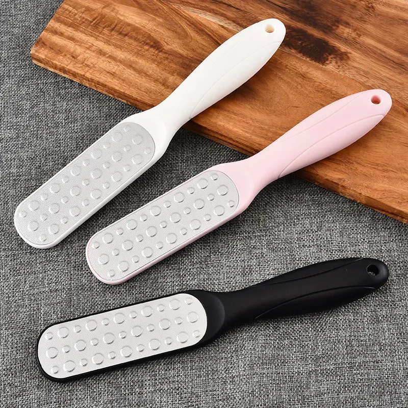 Lixa de pé dupla face em aço inoxidável. Remove calosidades e pele morta, deixando seus pés macios, bonitos e saudáveis com facilidade. — foto 4