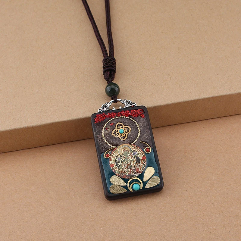 Pingente Thangka Étnico Feito à Mão em Ébano. Leve a arte sagrada e a serenidade budista com você. Um amuleto único e especial. — foto 25