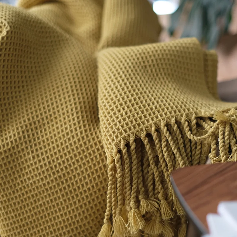 Manta de cor sólida para sofá, um acessório decorativo e funcional. Desfrute da suavidade e calor com esta manta cinza escuro, perfeita para a sala de estar. — foto 1