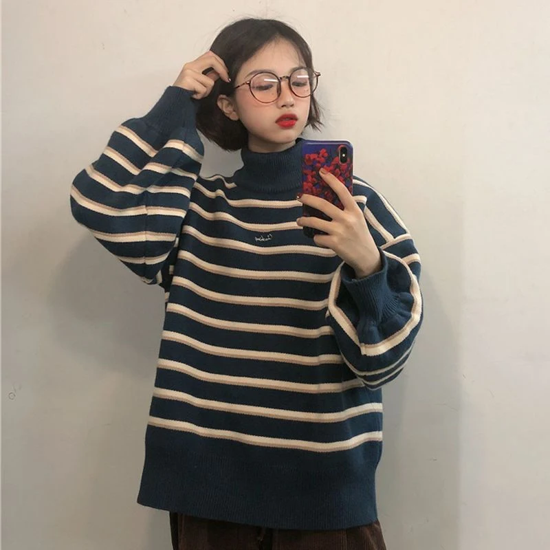 Title 2, Maglione a righe pullover ampio con collo alto ...