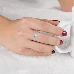 Anel de pedra natural Pedra da Lua, feminino e delicado. Ilumine seu visual com a beleza mística e a energia suave da lua. — foto 4