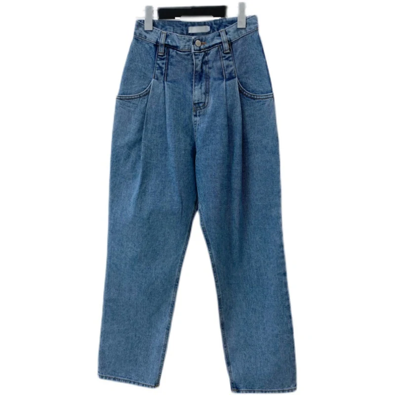Personalisierte Straight Jeans für Damen. Maßgeschneiderte Passform für maximalen Komfort und einen stilvollen, geraden Schnitt. — foto 3