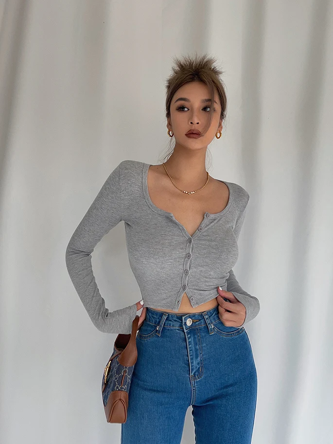 Homemade super revealing high waisted short top with collarbone exposure and long sleeves. A spicy look that girls love — photo 3
