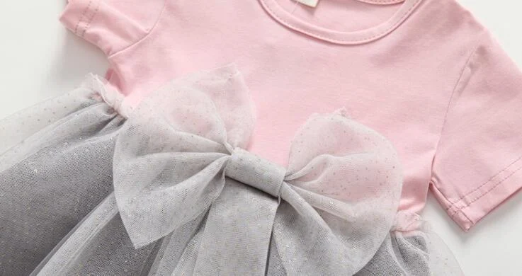Baby Prinzessinnenkleid im Western-Stil, einfarbig aus Baumwolle. Bequemer Rock für stilvolle Tage, perfekt für dein Kind. — foto 2