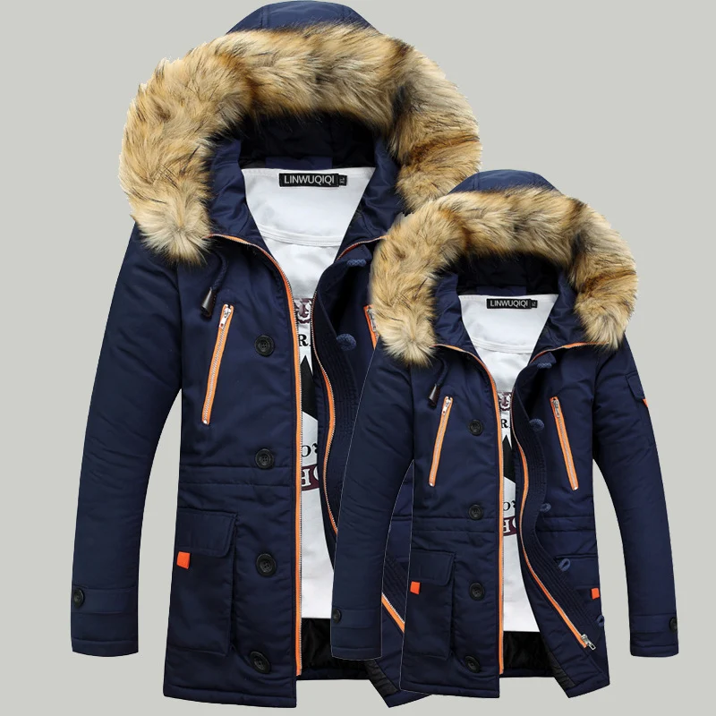 Giacca imbottita spessa uomo autunno inverno, con cappuccio, slim fit. Calda, confortevole e alla moda per affrontare l'inverno con stile. — foto 1