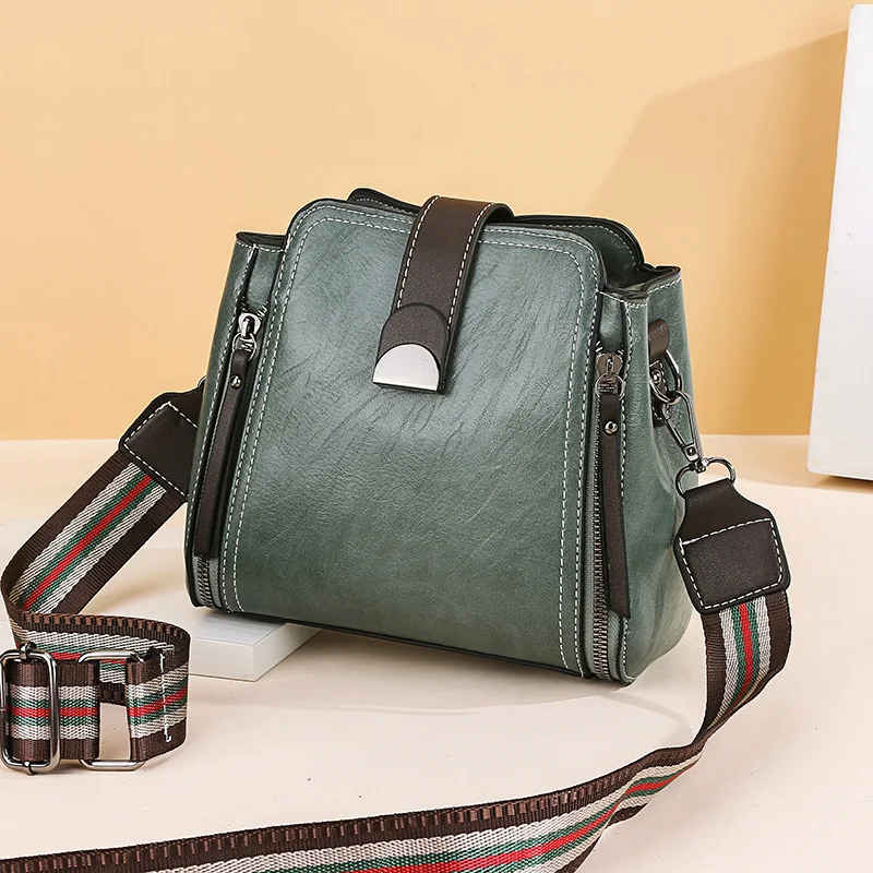 Title 1, Retro Foreign Style One Shoulder Retro Lady Lar...