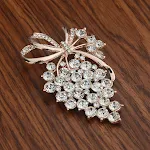 Vrouwen diamant druiven broche Een schitterende broche om je look te verfraaien. Elegant en tijdloos design. Perfect voor speciale gelegenheden of dagelijks gebruik. — foto 12
