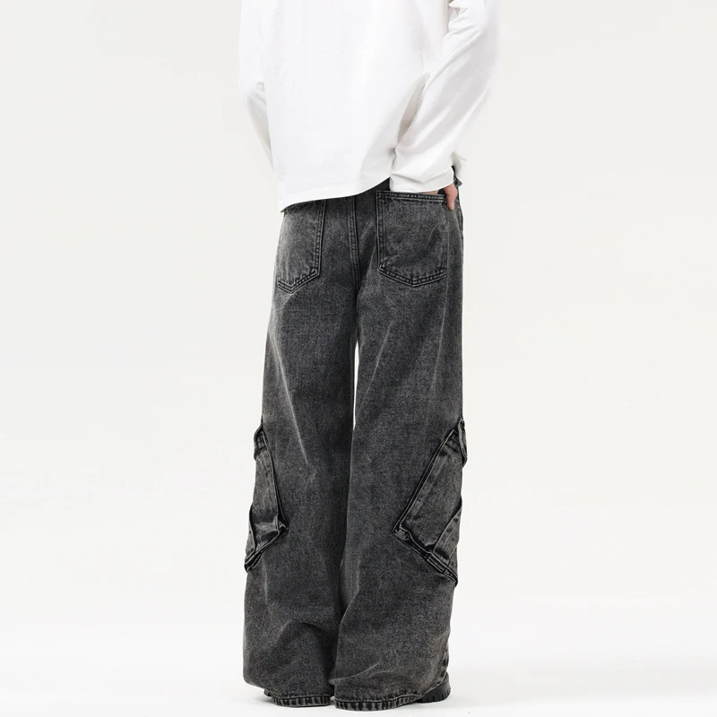 American High Street Cargo Jeans for men and women. Retro style with comfortable fit and versatile design for everyday w — photo 3
