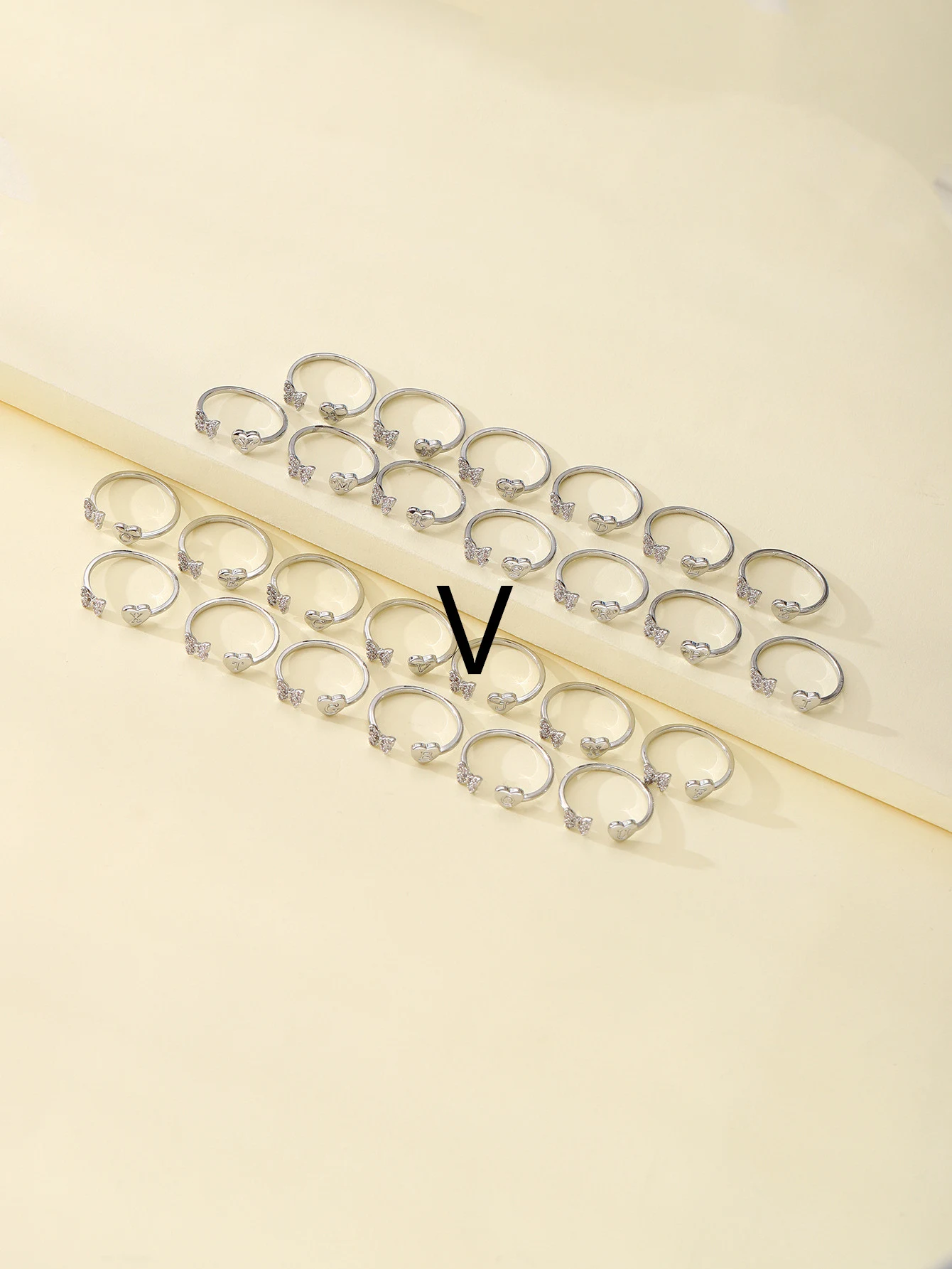 Anel feminino com borboleta de zircônia e letras de amor, um acessório de moda elegante, ideal para mulheres e perfeito para presentear, uso diário. — foto 34