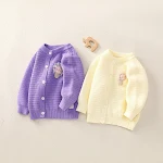 Suéter Cardigan Infantil Simples Doce Moda infantil para meninas Cardigã fofo e confortável Perfeito para sobrepor looks e aquecer com estilo. — foto 7