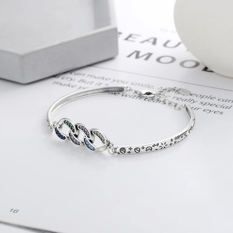 Pulseira feminina de corrente em prata 925, estilo retrô luxuoso e acessível. Ideal para adicionar um toque de elegância ao seu visual. — foto 1