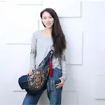 Bolsa de bordado vintage, ideal para guardar seus materiais de costura. Leve seus fios, agulhas e tesouras com estilo e praticidade. — foto 4
