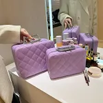 Bolsa de cosméticos com design de bordado de losango, alça, espelho e grande capacidade. Armazene maquiagem portátil e com estilo. — foto 8