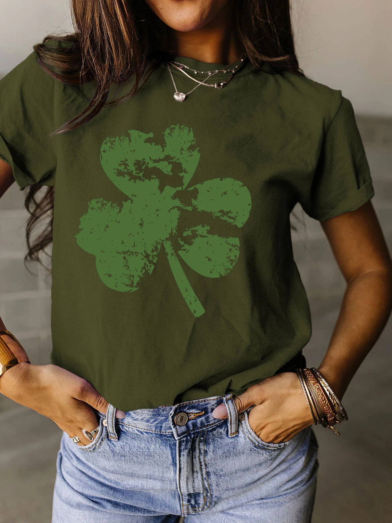 Fragment Clover Simple Short Sleeve Round Neck Women's T-shirt, designed for everyday comfort and style, perfect for cas — photo 1
