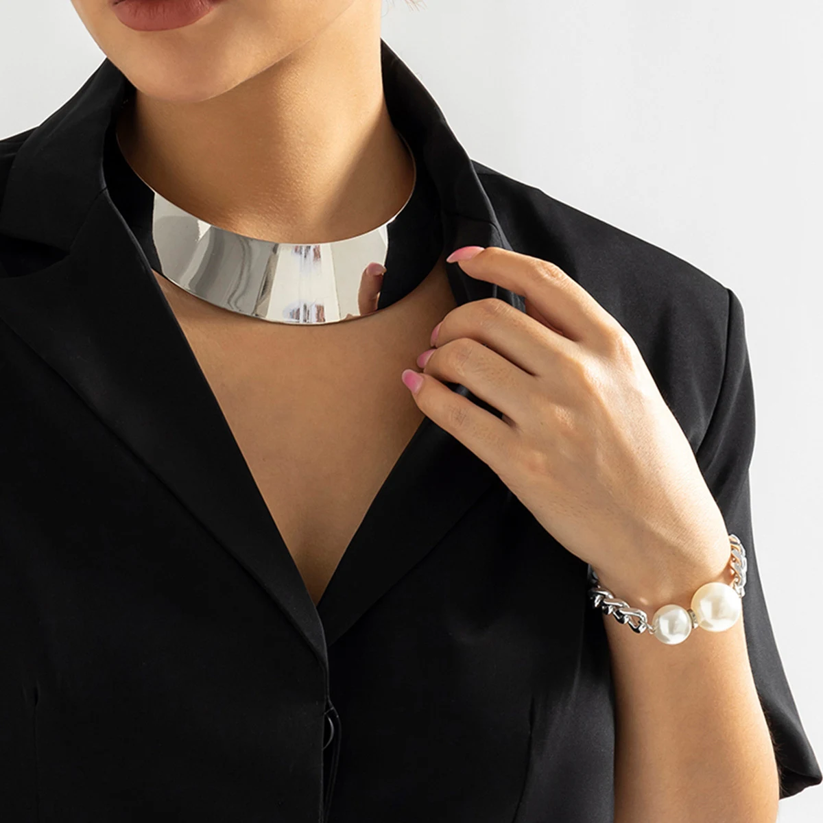 Colar elegante punk metal hip hop, um acessório estiloso para mulheres. Perfeito para um visual moderno e arrojado, destacando sua personalidade. — foto 16