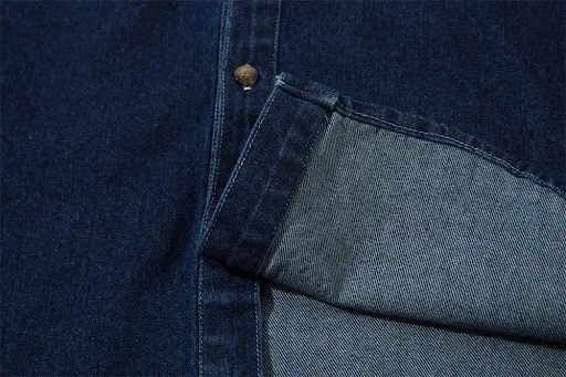 Title 13, Camisa jeans com design de bordado de tecido de...
