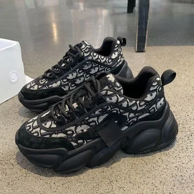 Women's Daddy Shoes, fashionably breathable with a thick, color-matching bottom, providing comfort and style for everyda — photo 2