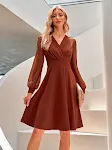 Vestido jacquard liso com decote em V, tendência da moda feminina. Ideal para diversas ocasiões, confortável e com um toque de elegância. — foto 1