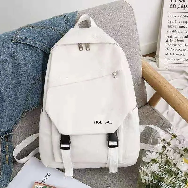 Nova e moderna mochila japonesa de lona para atividades ao ar livre. Leve tudo o que precisa com estilo, conforto e durabilidade. — foto 4