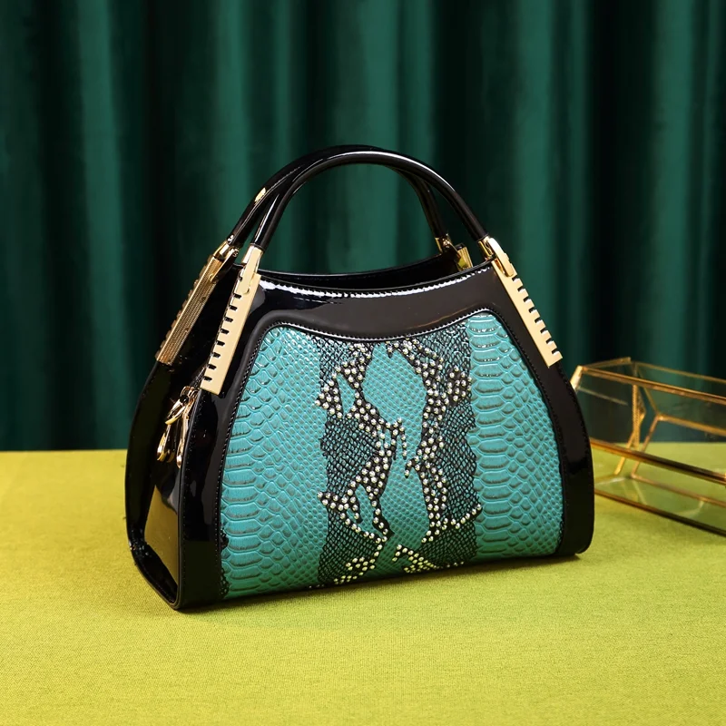 Bolsa de ombro única em couro genuíno. Design elegante e sofisticado. Perfeita para uso diário e viagens. Conforto e praticidade garantidos. — foto 3