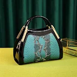 Bolsa de ombro única em couro genuíno. Design elegante e sofisticado. Perfeita para uso diário e viagens. Conforto e praticidade garantidos. — foto 3